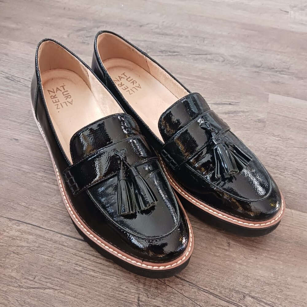 Naturalizer glossy black patent leather loafers 9.5
